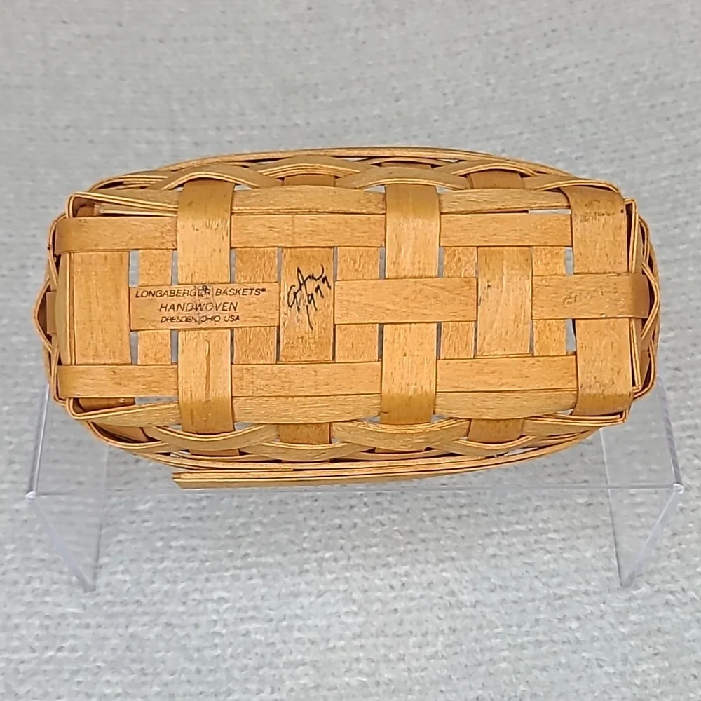 Longaberger Farmhouse Handmade Vintage '99 Classic Lavender Booking Basket 10138